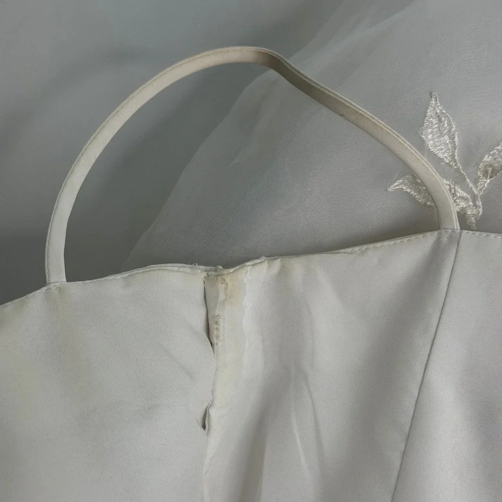 Davids Bridal Girls White Beaded Floral Tulle Flower Girl Dress Size 6 Communion - Picture 9 of 16